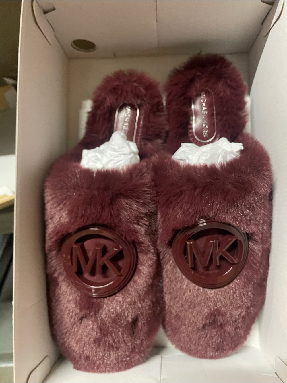 MICHAEL Michael Kors Women's Ada Round Toe Charm Slippers Oxblood size 8